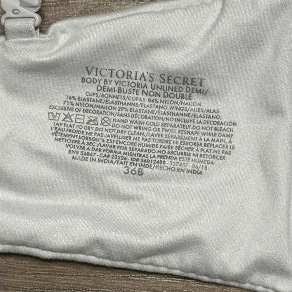 Victoria’s Secret Body By Victoria Unlined Demi Gray Lace‎ Bra Size 36B